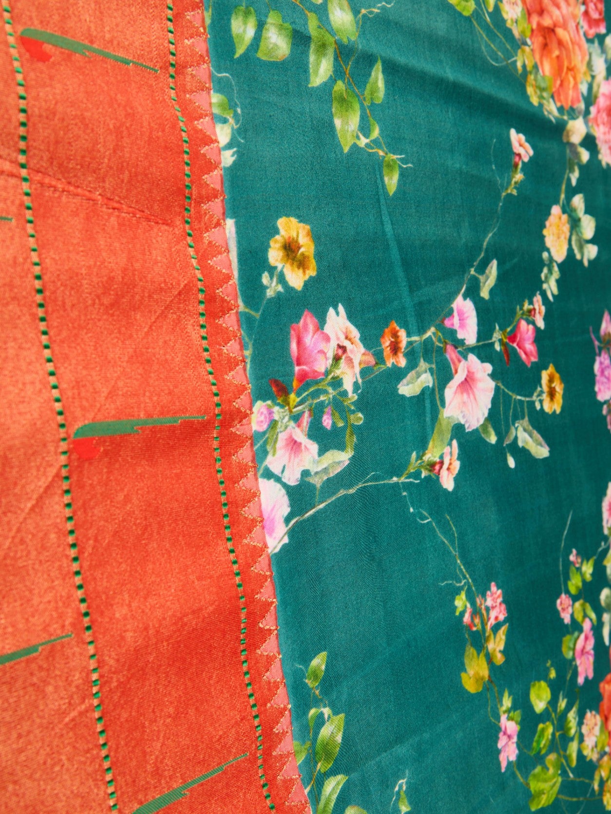 Pure Handloom Silk with Exquisite Digital Floral Prints & Paithani Muniya Border