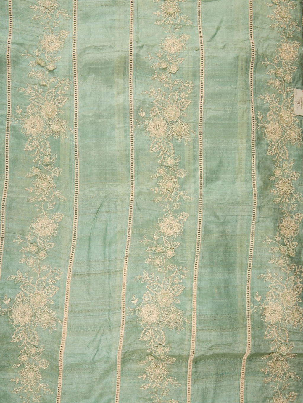 Pure Tusser with Beautiful Thread Work & 3D Floral Work Panelling Model