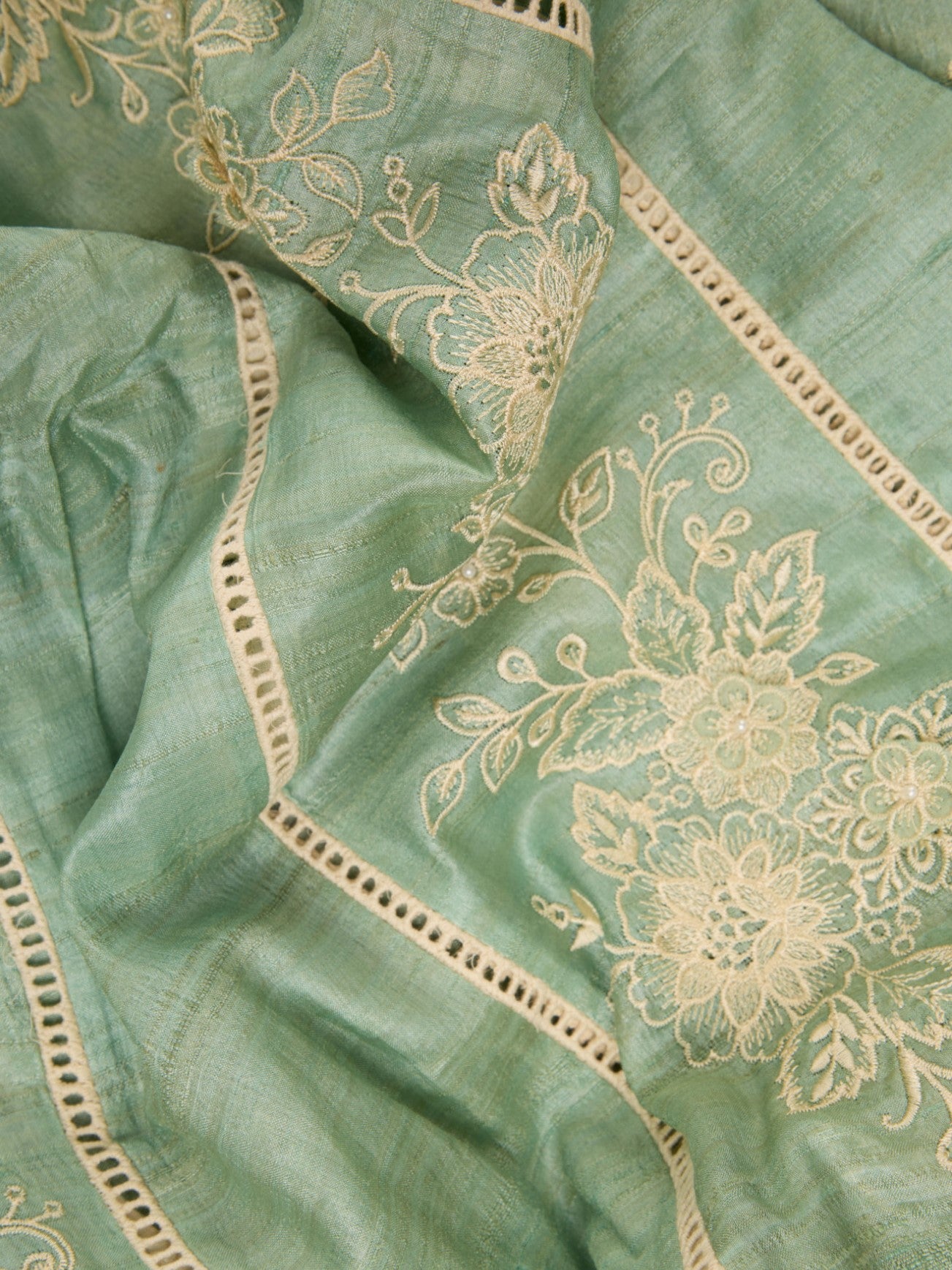Pure Tusser with Beautiful Thread Work & 3D Floral Work Panelling Model