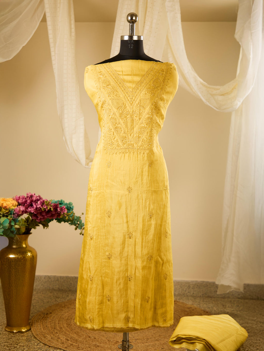 Tissue Linen Top with Embroidery, Paired with Plain Tissue Linen Bottom