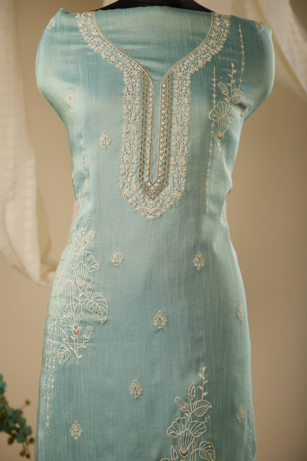 Tissue Linen Top with Embroidery, Paired with Plain Tissue Linen Bottom